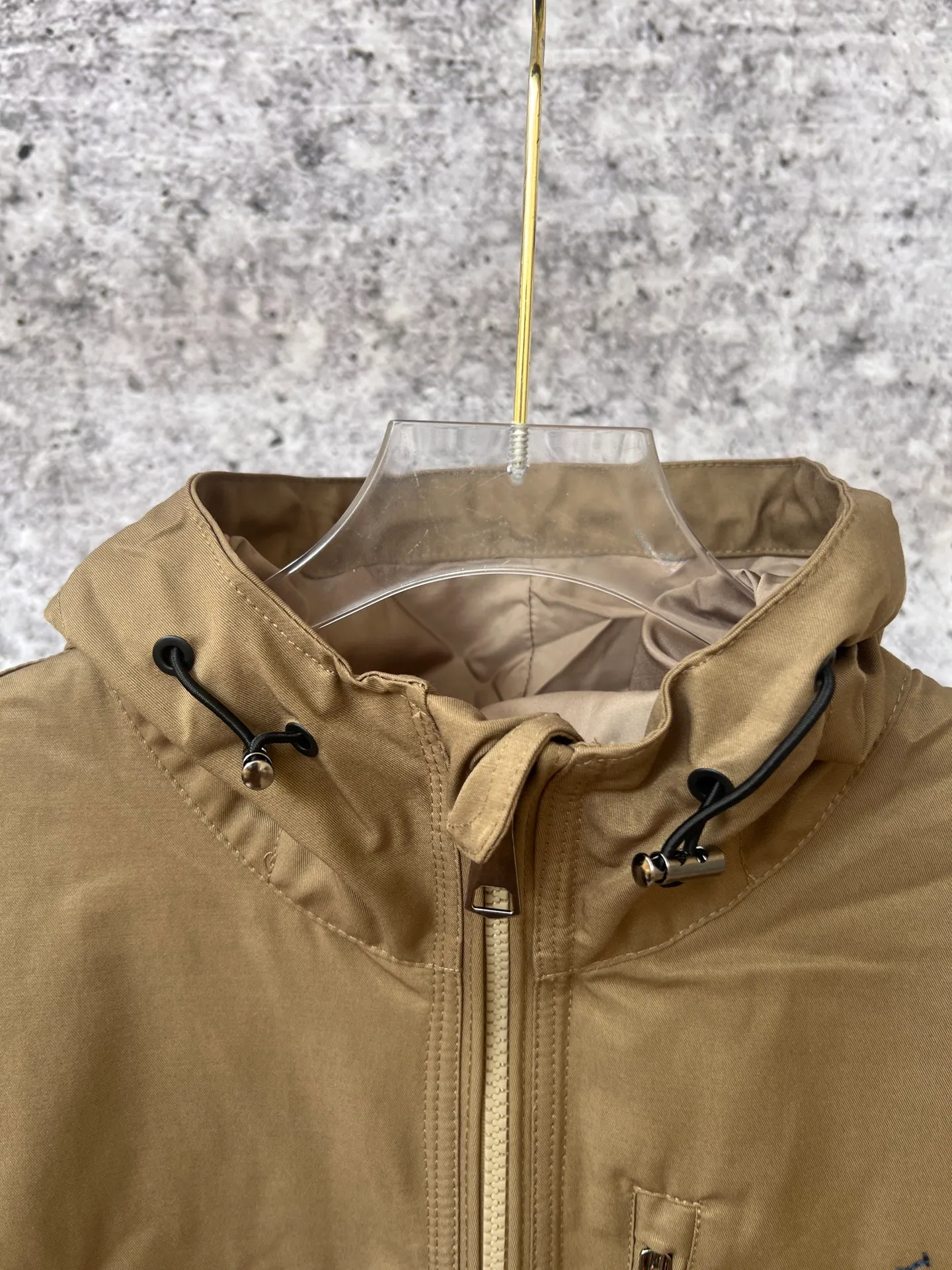 P410 Ralph Lauren autumn unisex hard shell jacket, a must-have item in autumn, the fabric is wear-resistant and waterproof, fitted version, adjustable drawstring multi-functional zipper pockets, functional and fashionable
